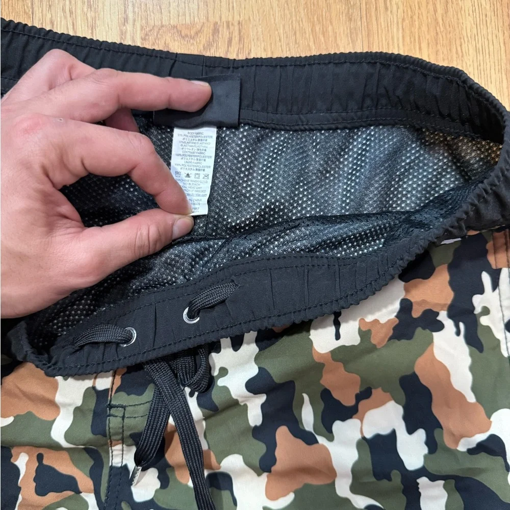 Camouflage Hybrid Shorts - Picture 4 of 5